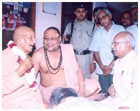 Pujya Prakashanand Ji