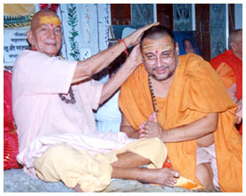 Pujya Prakashanand Ji