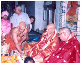 Pujya Prakashanand Ji